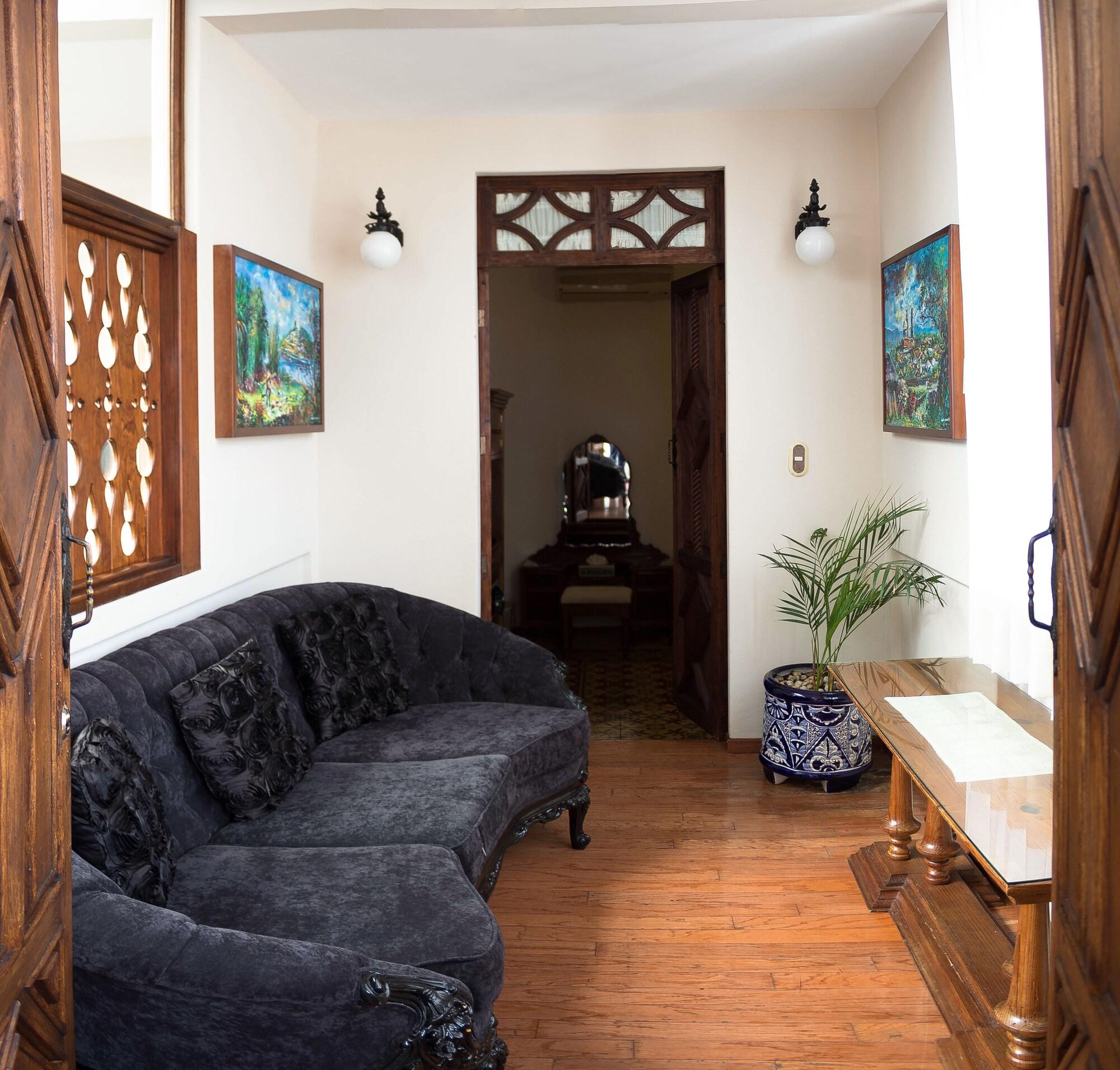 Hotel Mi Solar Centro Uruapan  Экстерьер фото