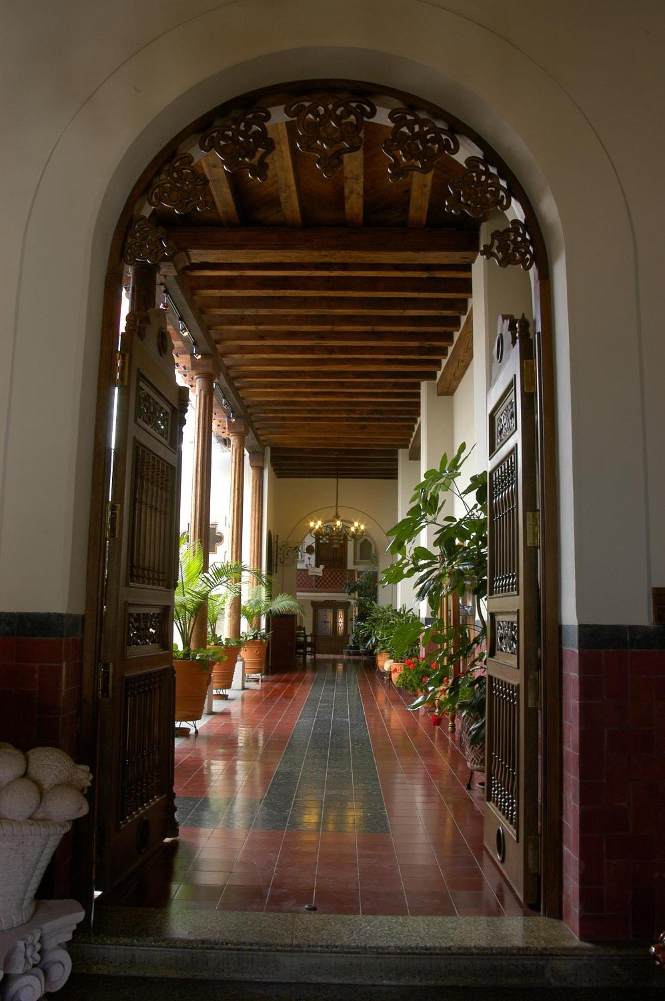 Hotel Mi Solar Centro Uruapan  Экстерьер фото